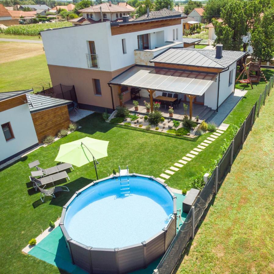 Villa EszterHáz Balatonkeresztúr Esterno foto