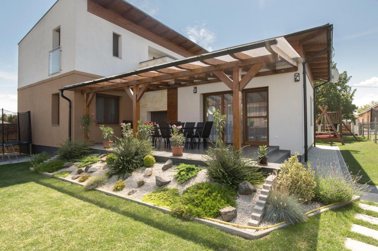 Villa EszterHáz Balatonkeresztúr Esterno foto